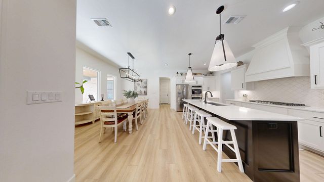 11810 Kenosha Avenue, Lubbock, TX 79423