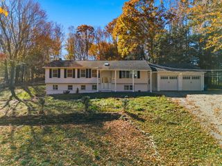 75 White Plains Road, Norwich, CT 06360