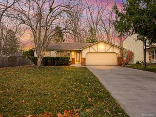 21662 Flanders Street, Farmington, MI 48335