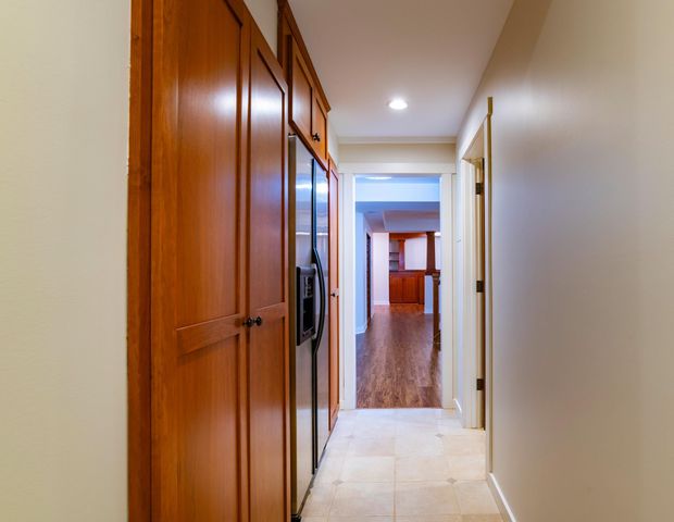 582 Summit Avenue, Saint Paul, MN 55102