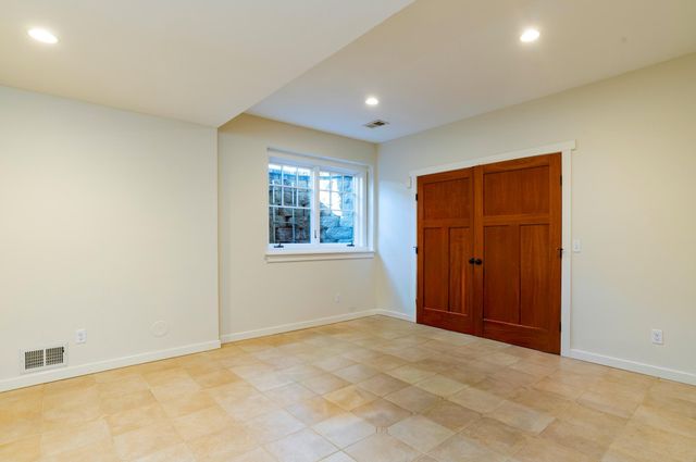 582 Summit Avenue, Saint Paul, MN 55102