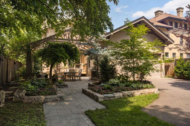 582 Summit Avenue, Saint Paul, MN 55102