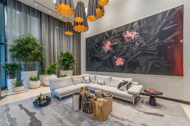 55 SW 9th St 1010, Miami, FL 33130