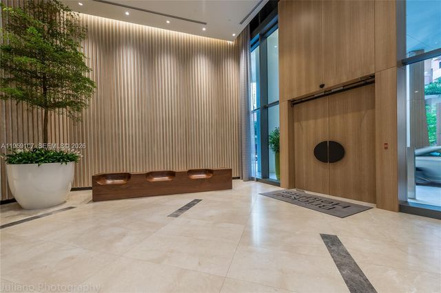 55 SW 9th St 1010, Miami, FL 33130