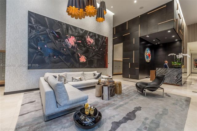 55 SW 9th St 1010, Miami, FL 33130