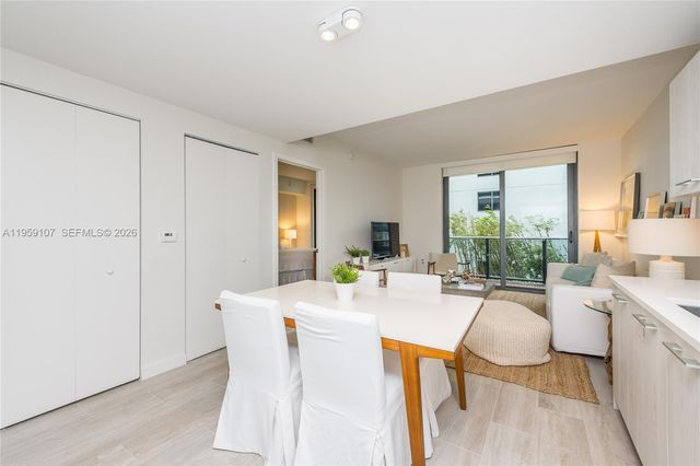 55 SW 9th St 1010, Miami, FL 33130