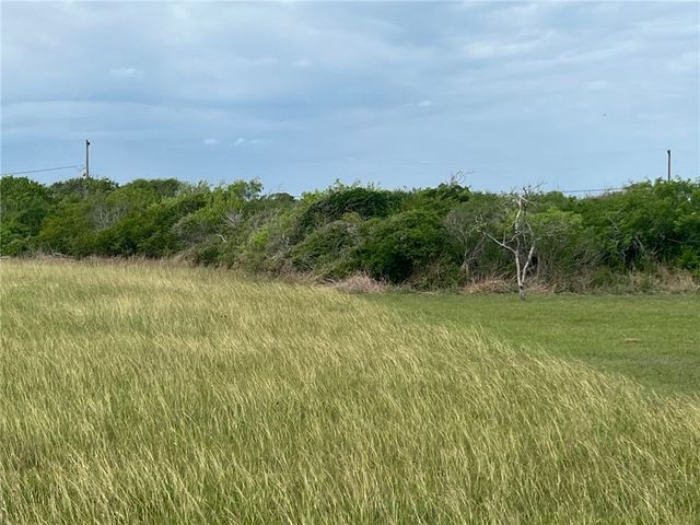 1512 Second St, Bayside, TX 78340
