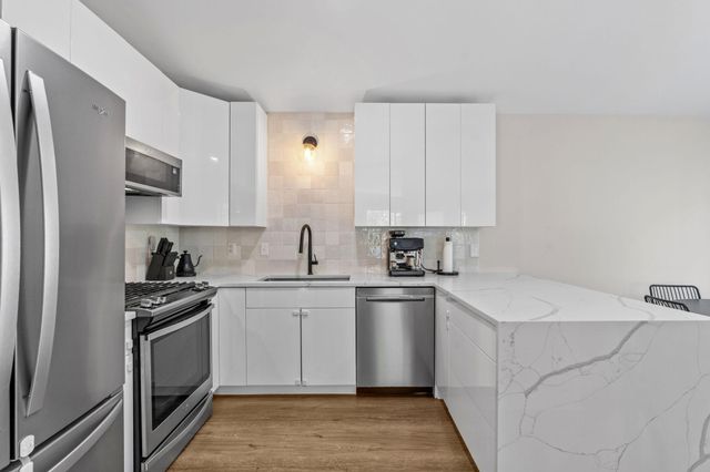 828 Sherwood Road, Shoreview, MN 55126