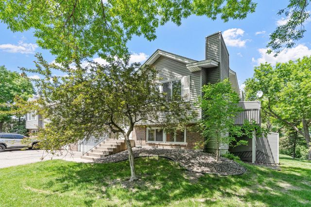 828 Sherwood Road, Shoreview, MN 55126