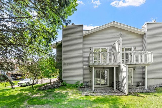828 Sherwood Road, Shoreview, MN 55126