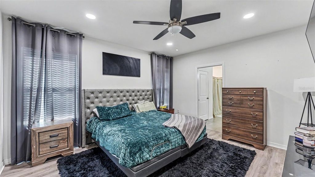 Image 28 of property listing at 3509 DIAMOND LEAF COURT, Valrico, FL 33594