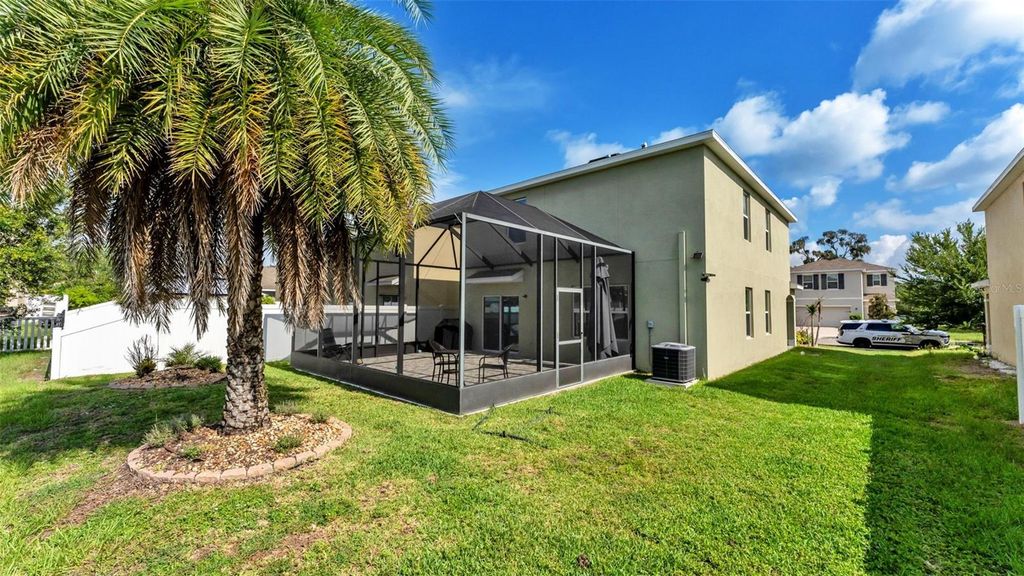 Image 36 of property listing at 3509 DIAMOND LEAF COURT, Valrico, FL 33594