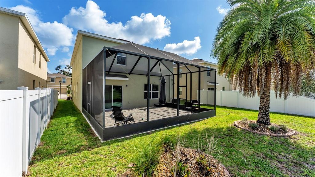 Image 37 of property listing at 3509 DIAMOND LEAF COURT, Valrico, FL 33594