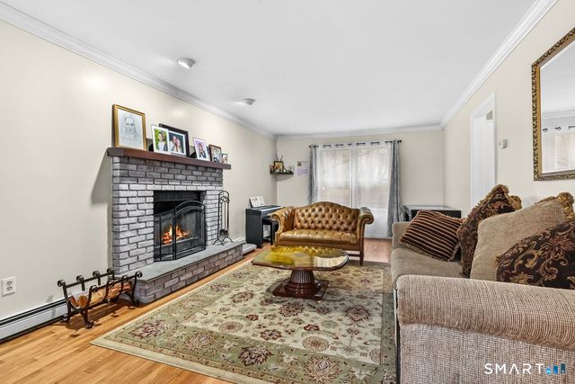 46 Little Brook Lane, Newtown, CT 06470