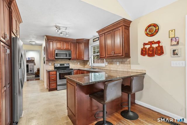 46 Little Brook Lane, Newtown, CT 06470