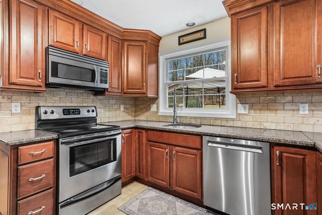 46 Little Brook Lane, Newtown, CT 06470