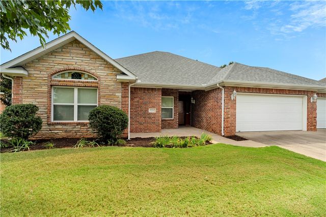 11242 Club House Parkway, Farmington, AR 72730