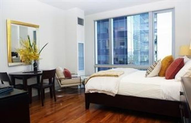 500 Atlantic Avenue 14V, Boston, MA 02210