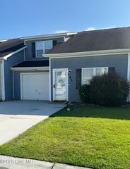 141 Jessie Circle, Hubert, NC 28539
