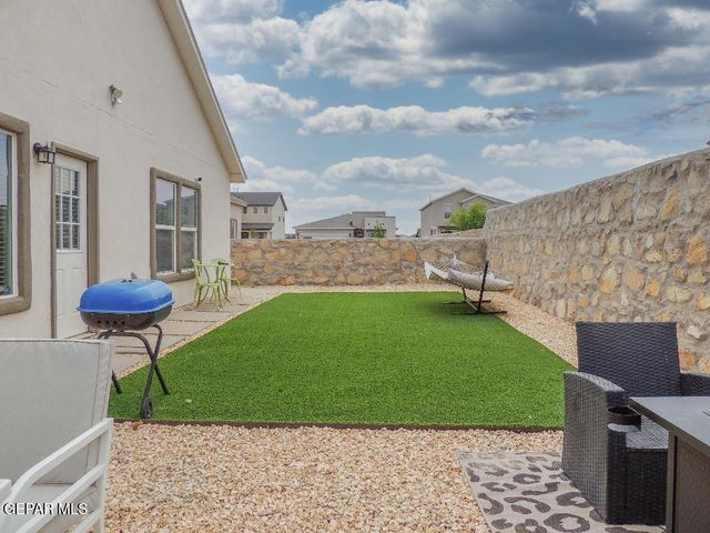 1045 Nepal Sky Street, Horizon City, TX 79928