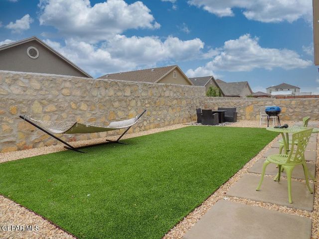 1045 Nepal Sky Street, Horizon City, TX 79928