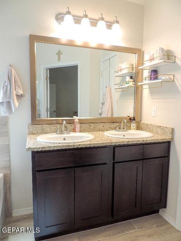 1045 Nepal Sky Street, Horizon City, TX 79928