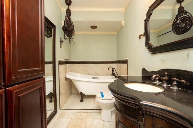 410 E Mona Avenue, Duncanville, TX 75137