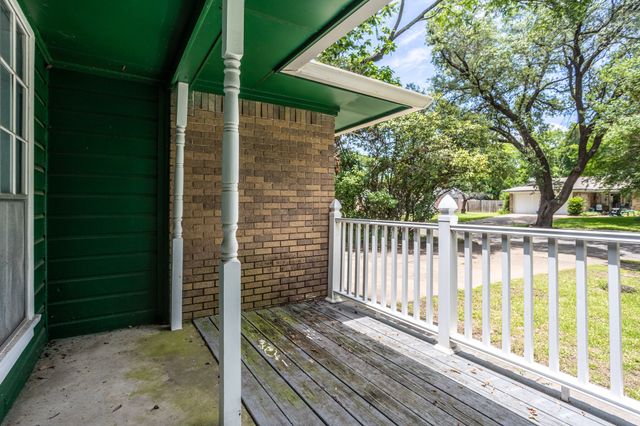 410 E Mona Avenue, Duncanville, TX 75137