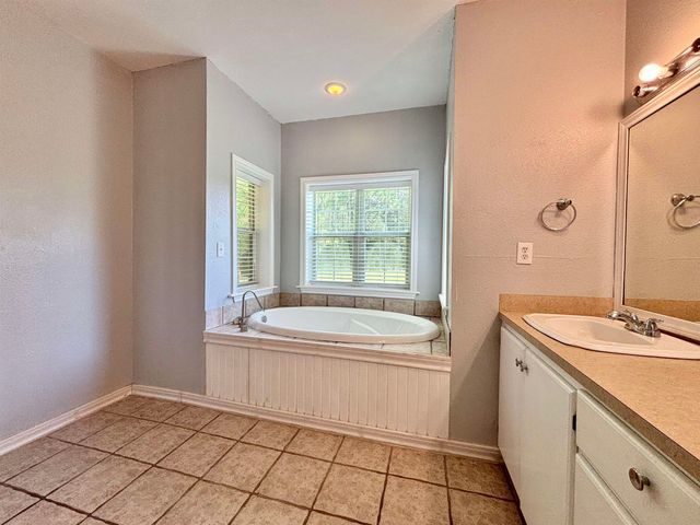 251 Oden Dr., Waskom, TX 75692