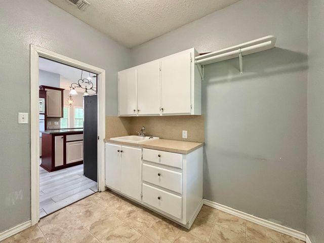 251 Oden Dr., Waskom, TX 75692