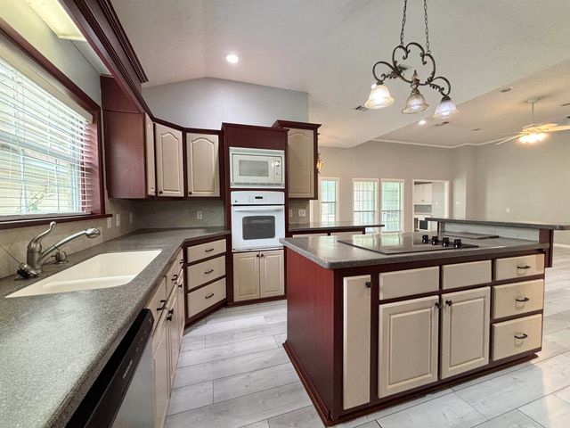 251 Oden Dr., Waskom, TX 75692