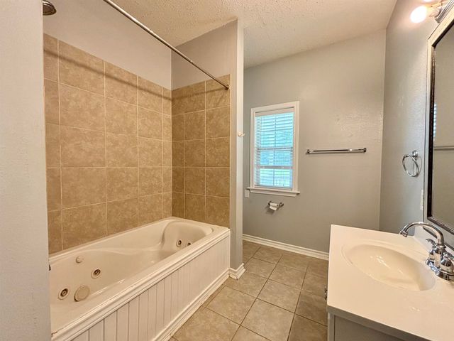 251 Oden Dr., Waskom, TX 75692