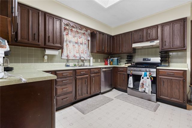 402 Tamarind Street, Harrison, AR 72601