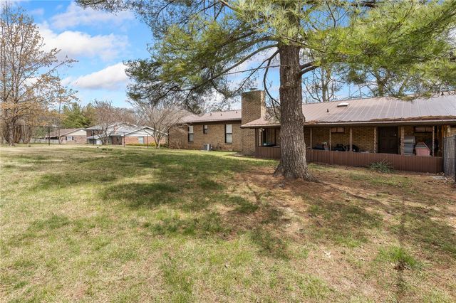 402 Tamarind Street, Harrison, AR 72601