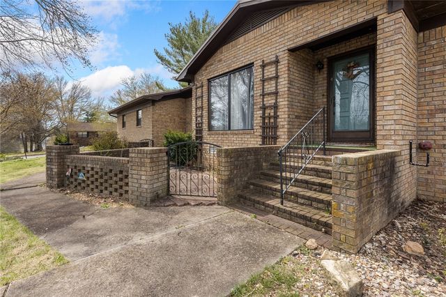 402 Tamarind Street, Harrison, AR 72601