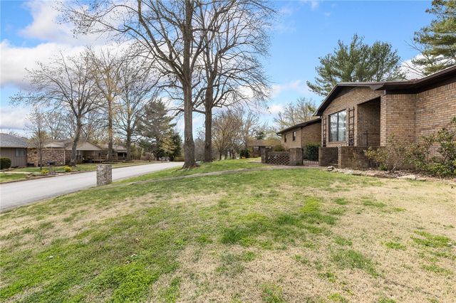 402 Tamarind Street, Harrison, AR 72601