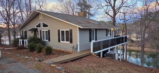 1085 Azalea DR, Moneta, VA 24121