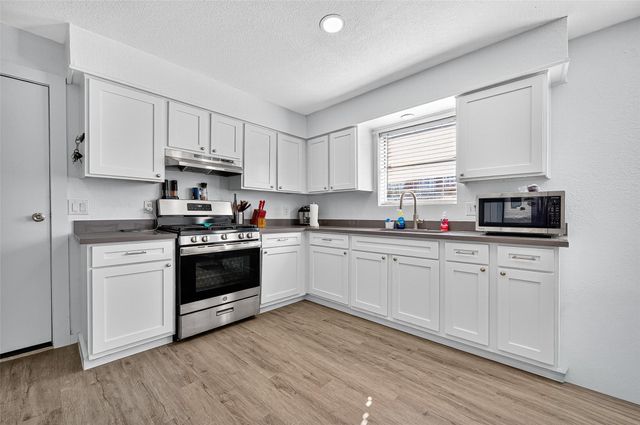 229 Austin Street, Angleton, TX 77515