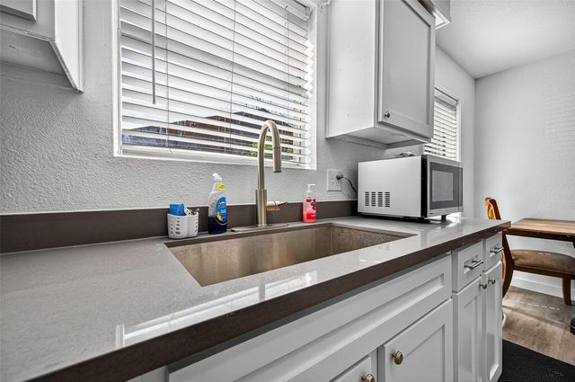 229 Austin Street, Angleton, TX 77515