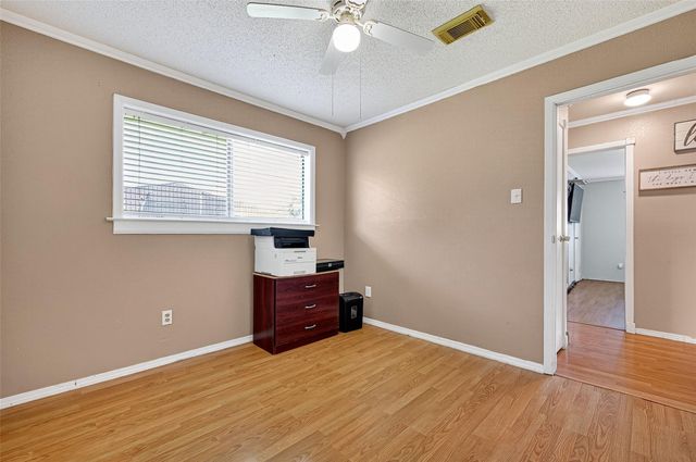 229 Austin Street, Angleton, TX 77515