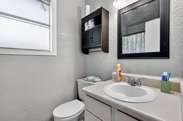 229 Austin Street, Angleton, TX 77515