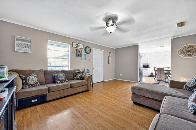 229 Austin Street, Angleton, TX 77515