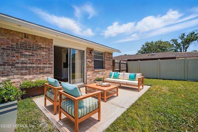 3482 N RIDE Drive, Jacksonville, FL 32223