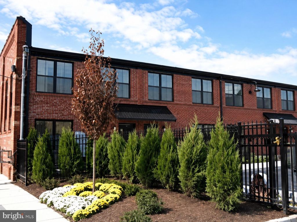 20 SWAN ST, Trenton, NJ 08611