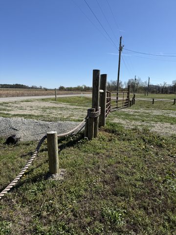 2133 Hardin Bottom River Rd, Clifton, TN 38425