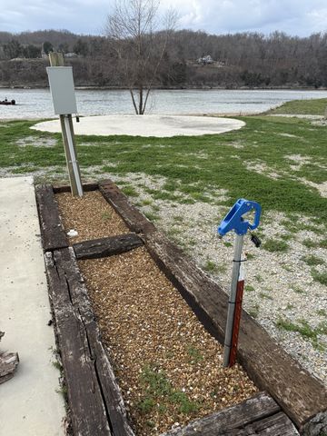 2133 Hardin Bottom River Rd, Clifton, TN 38425