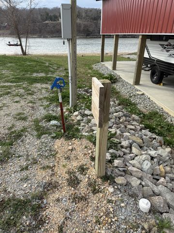 2133 Hardin Bottom River Rd, Clifton, TN 38425