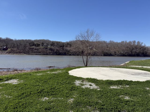 2133 Hardin Bottom River Rd, Clifton, TN 38425