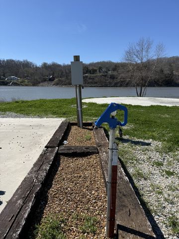 2133 Hardin Bottom River Rd, Clifton, TN 38425