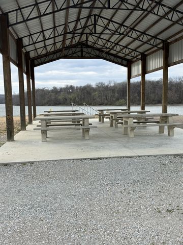 2133 Hardin Bottom River Rd, Clifton, TN 38425